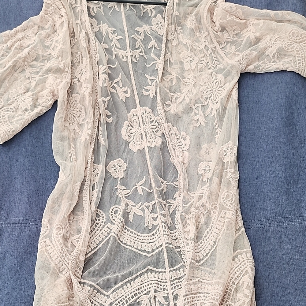 Woven Heart Beige Lace Topper